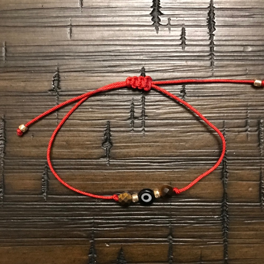 Red string bracelet. - Picture 2 of 2